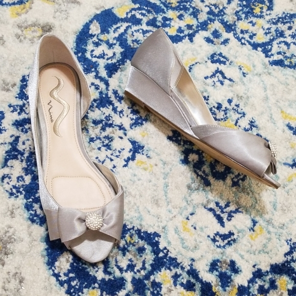 Nina Shoes - Nina Ronelle Silver Satin Peep Toe Bow Wedge Pump
